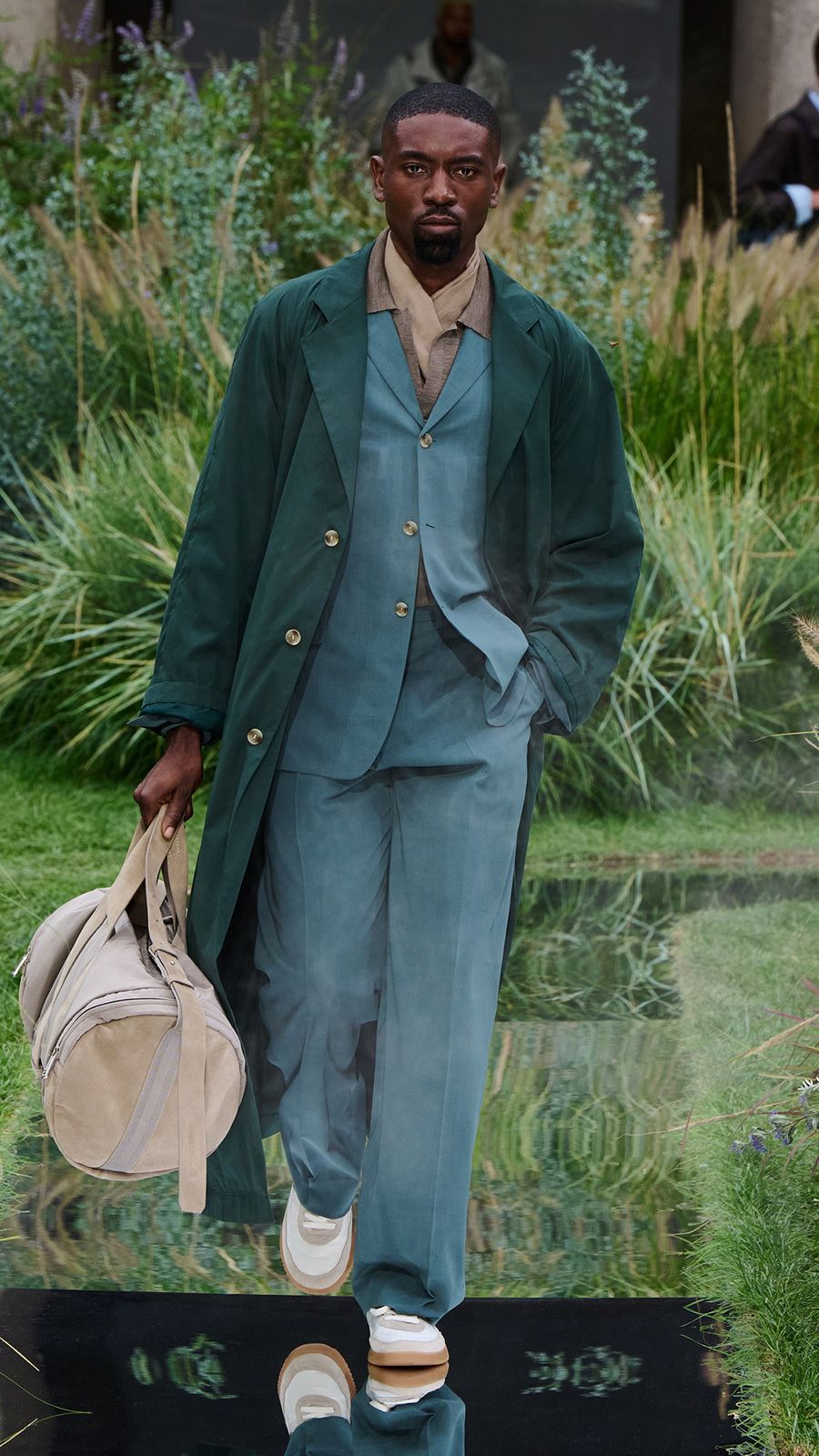 BOSS_SHOW_SPRING_SUMMER_2025_MILAN_9X16_Look_17__image-mid-res.jpg
