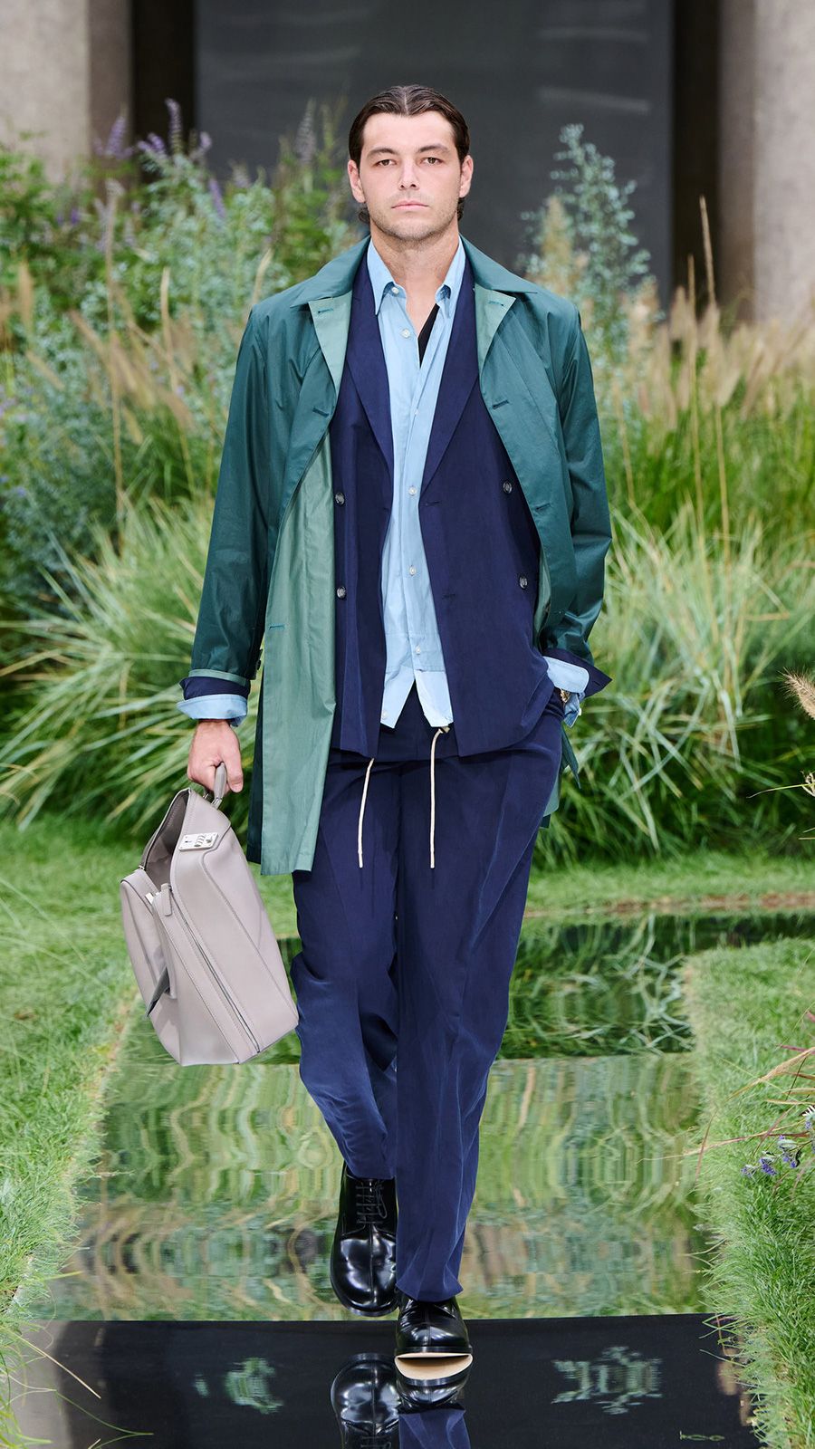BOSS_SHOW_SPRING_SUMMER_2025_MILAN_9X16_Look_01__image-mid-res.jpg