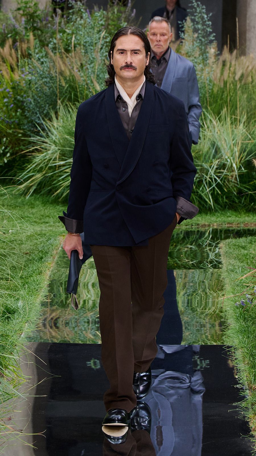 BOSS_SHOW_SPRING_SUMMER_2025_MILAN_9X16_Look_51__image-mid-res.jpg