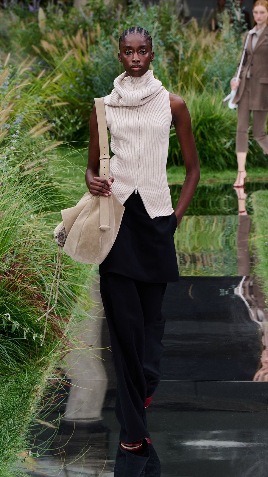 BOSS_SHOW_SPRING_SUMMER_2025_MILAN_9X16_Look_43__image-mid-res.jpg