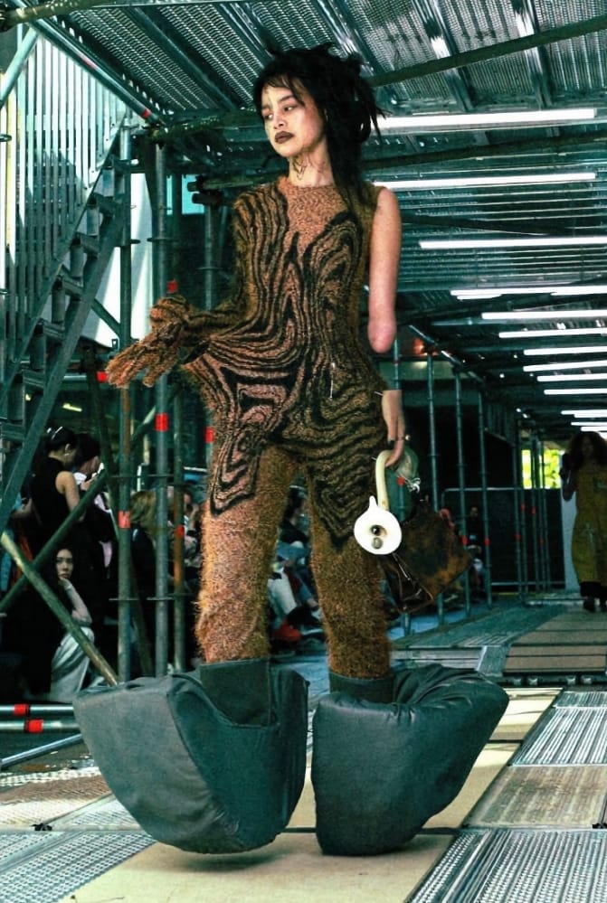 Yaz Xl Metalmagazine 10 2.jpg