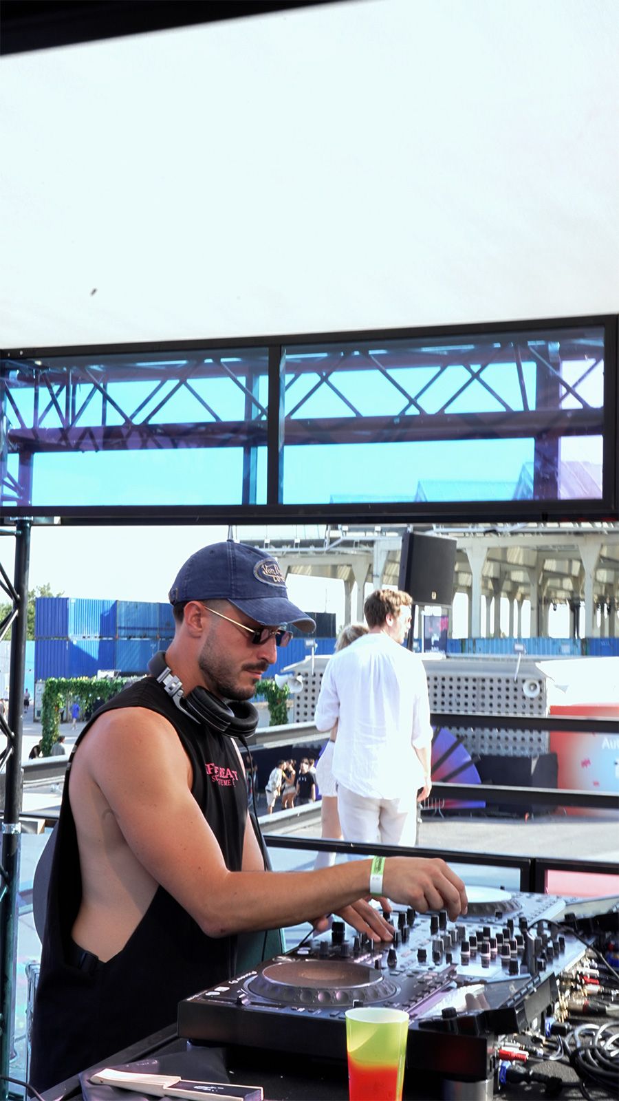 Von_Dutch_Loves_x_Brunch_Electronik_9.jpg
