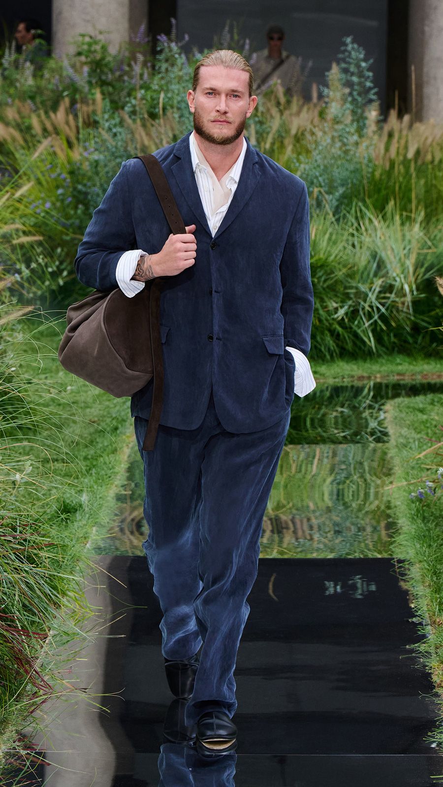 BOSS_SHOW_SPRING_SUMMER_2025_MILAN_9X16_Look_21__image-mid-res.jpg