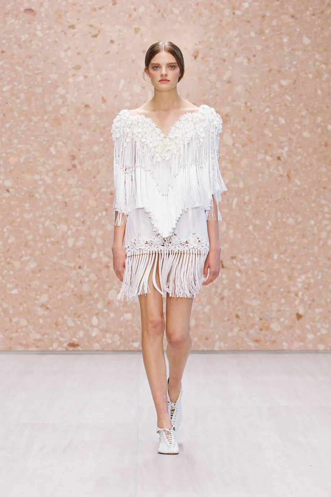 metal-chloe-ss27-02