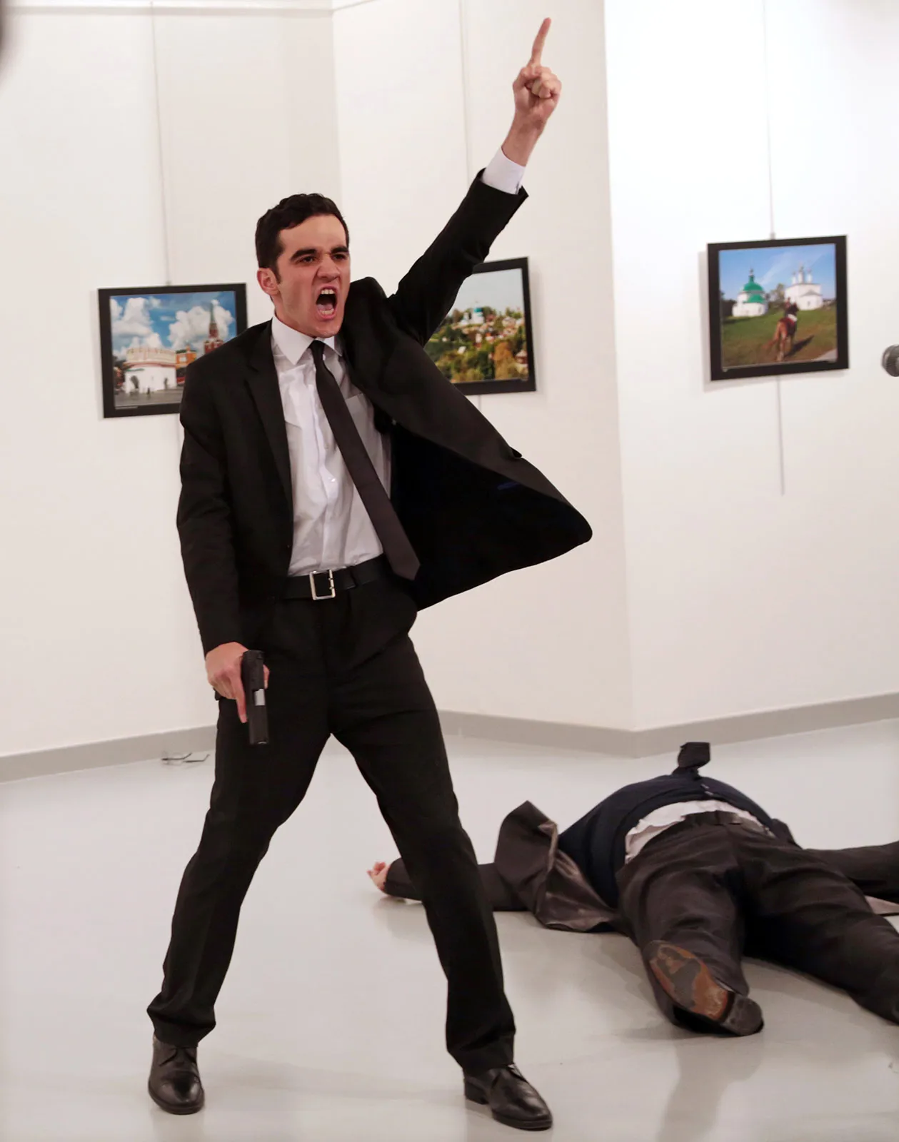001 Burhan Ozbilici the Associated Press