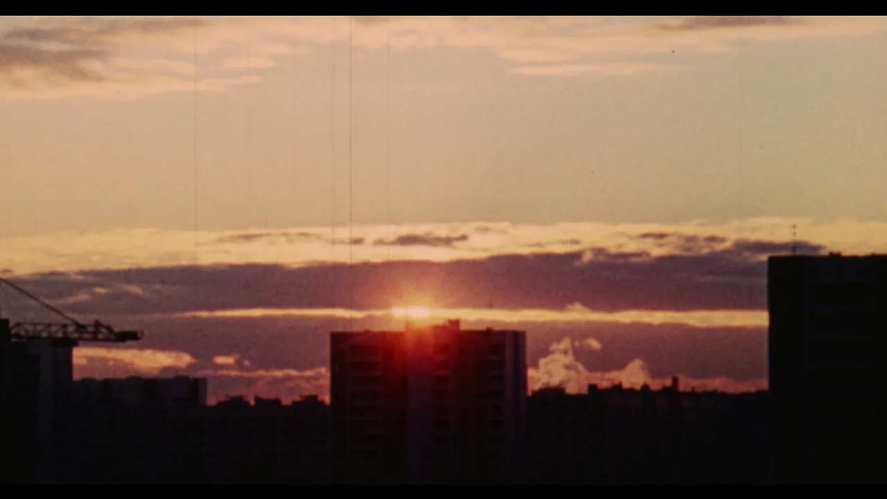 Zona 01 01 16x9 25 En Non Subtitled Pro Res422 HD 58
