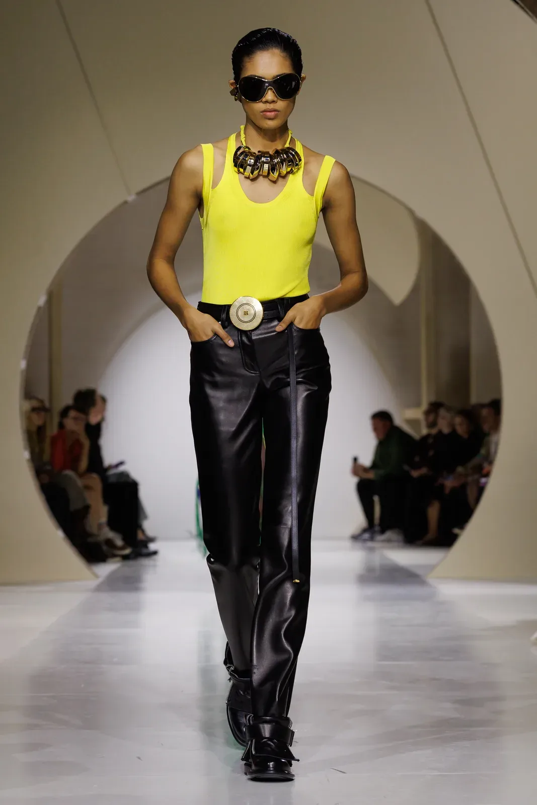 metal-givenchy-ss27-28