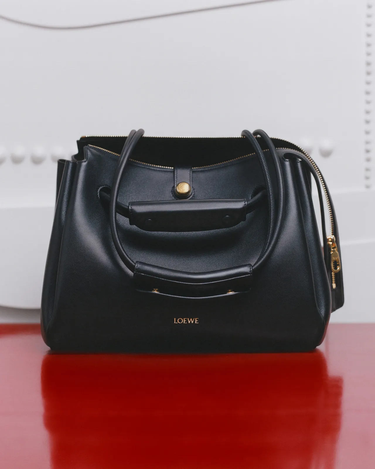 LOEWE_SS25_SHOW_ONLINE_STORIES_STILL_LIFE_sRGB_CROPPED_4x5_2