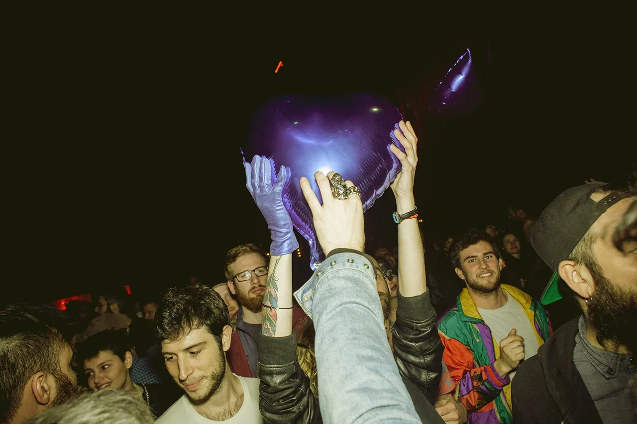 Glove Party Metalmagazine 7