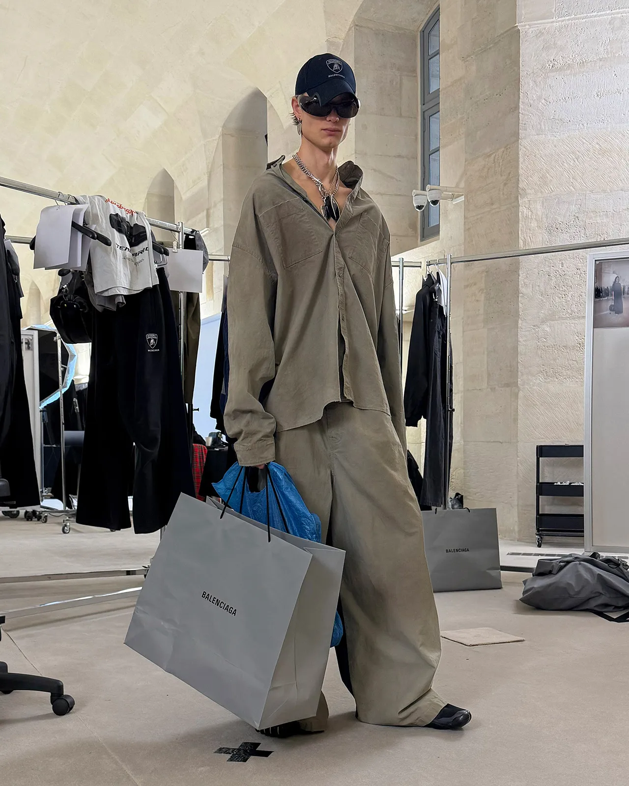 BALENCIAGA-FALL-25-LOOK-34_JESSE.jpg