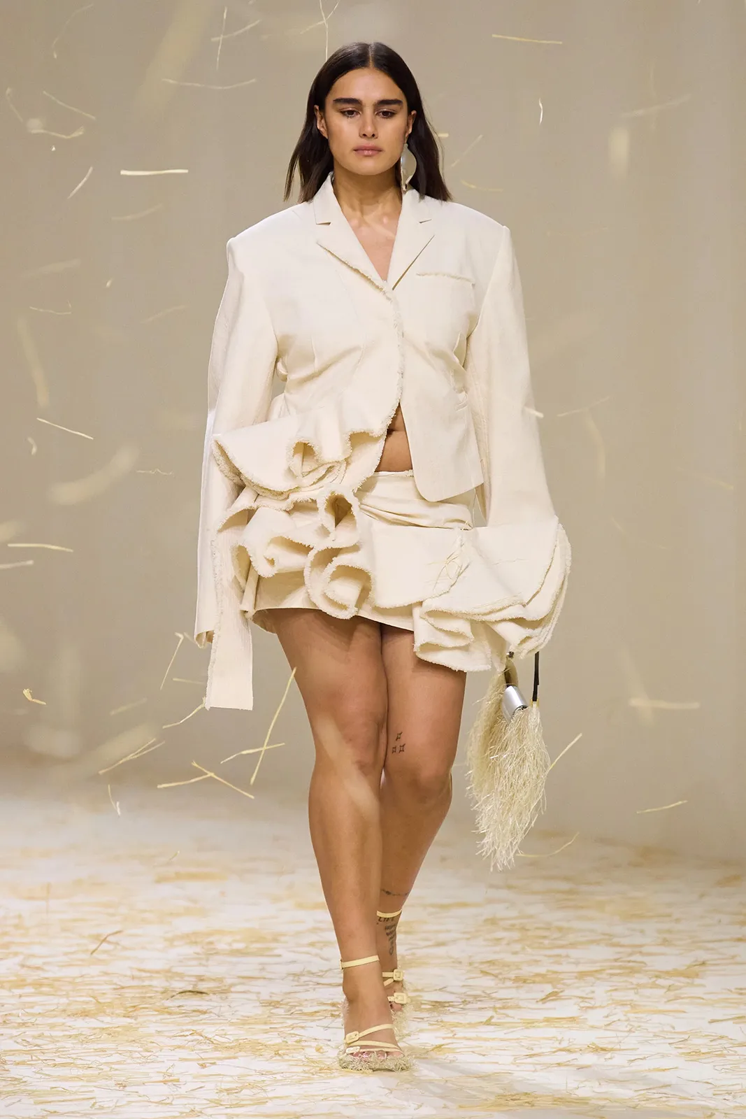 00004 Jacquemus Spring 2023 Ready to Wear Credit Gorunway