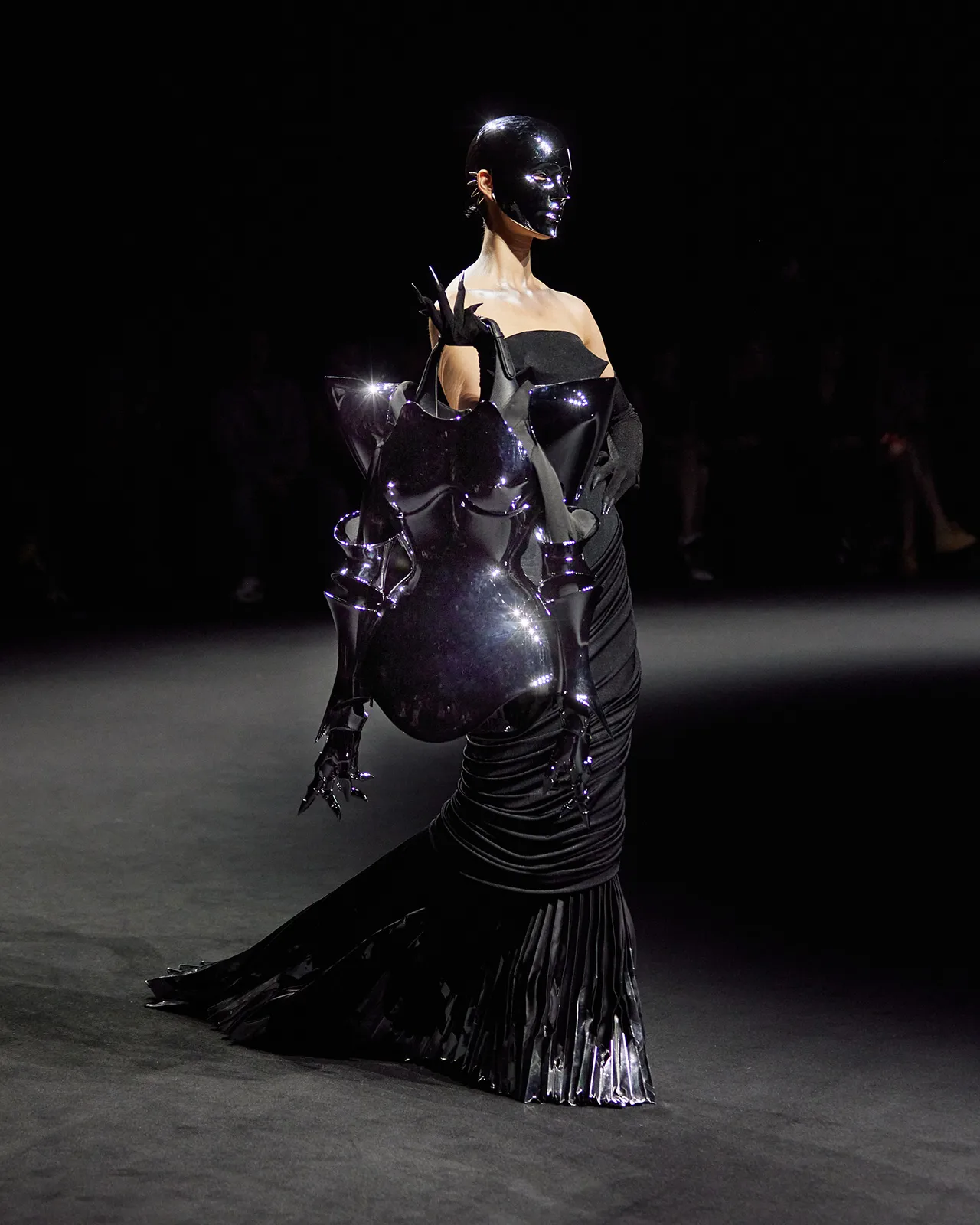 Robert_Wun_Fall-Winter_2025_Couture_19
