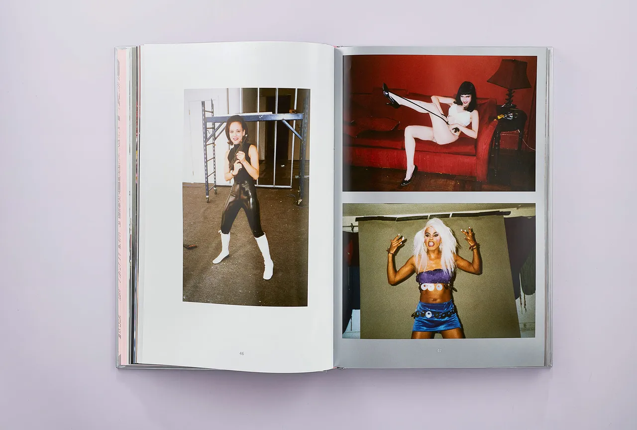 Linda Simpson Metalmagazine 2