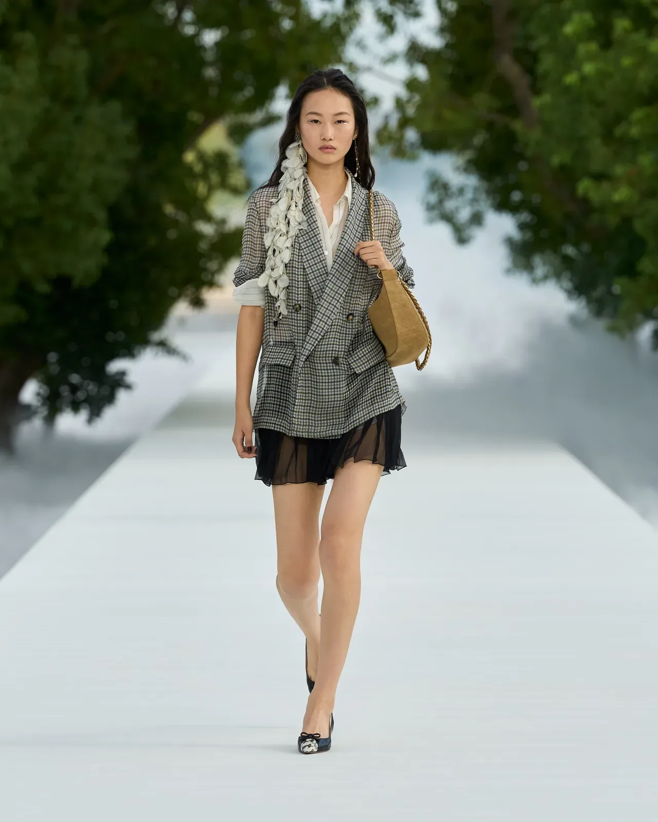 metal-dior-ss27-37.webp