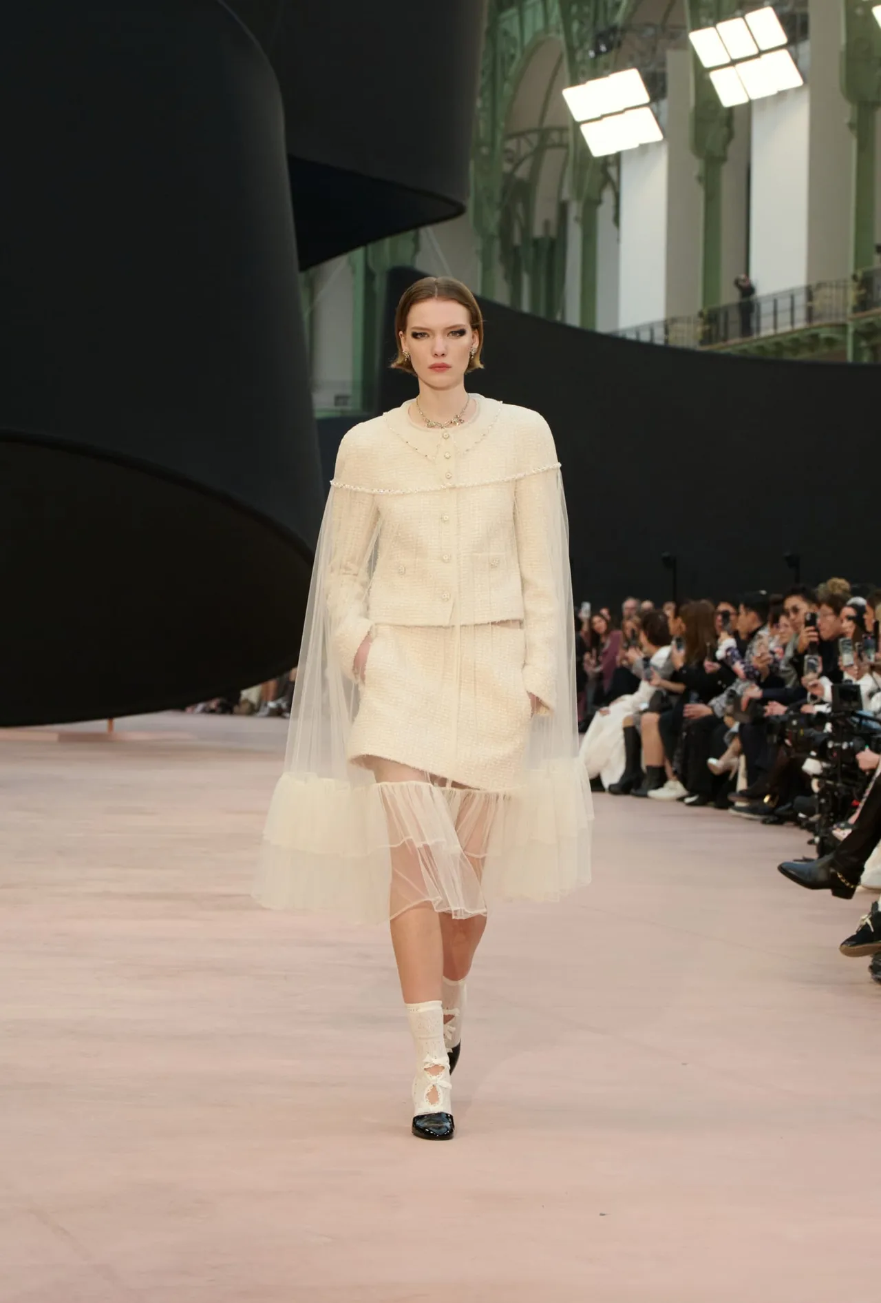 chanel_fw-2025-26-rtw-copyright-chanel-look-03-LD