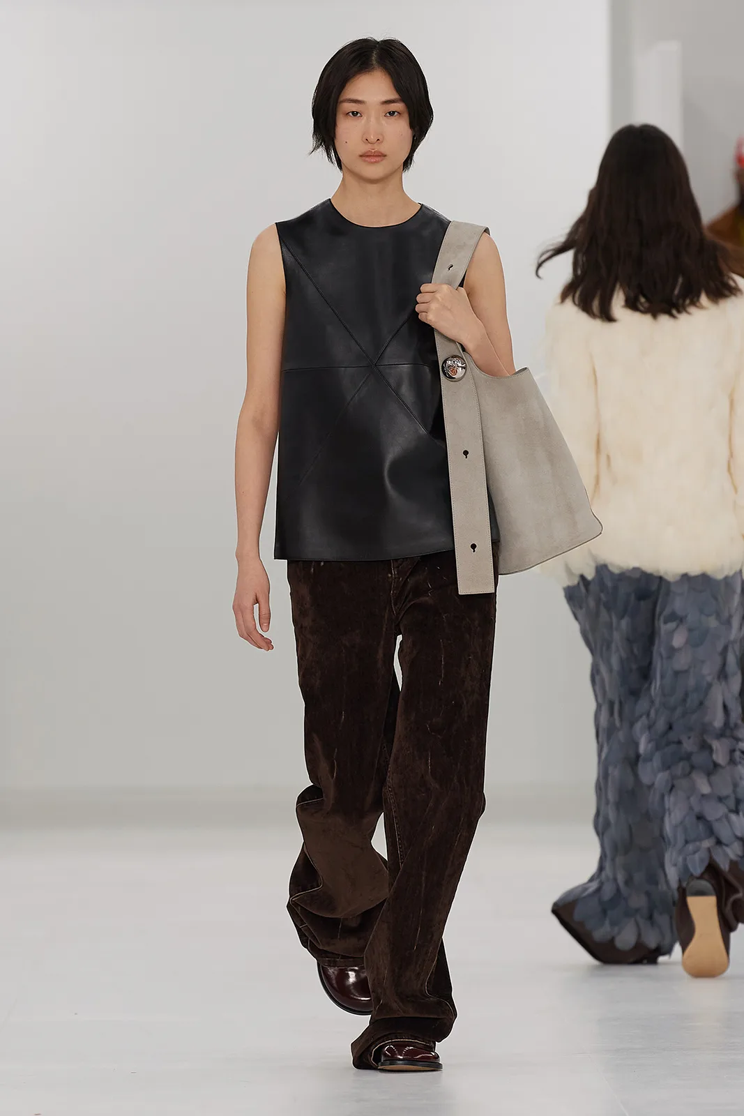 Loewe F W23 Ww Show Runway Look 18