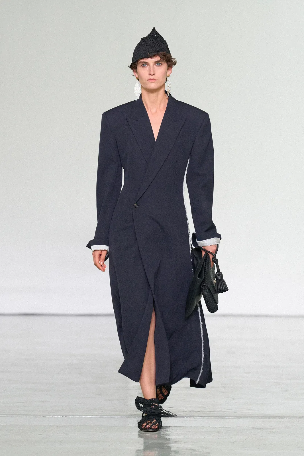 metal-bottega-veneta-ss-2027-05.webp