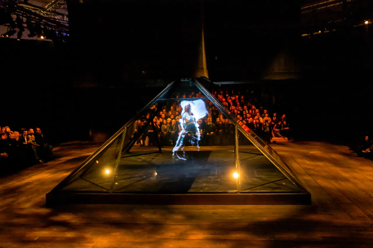 15_VDM_Catwalk