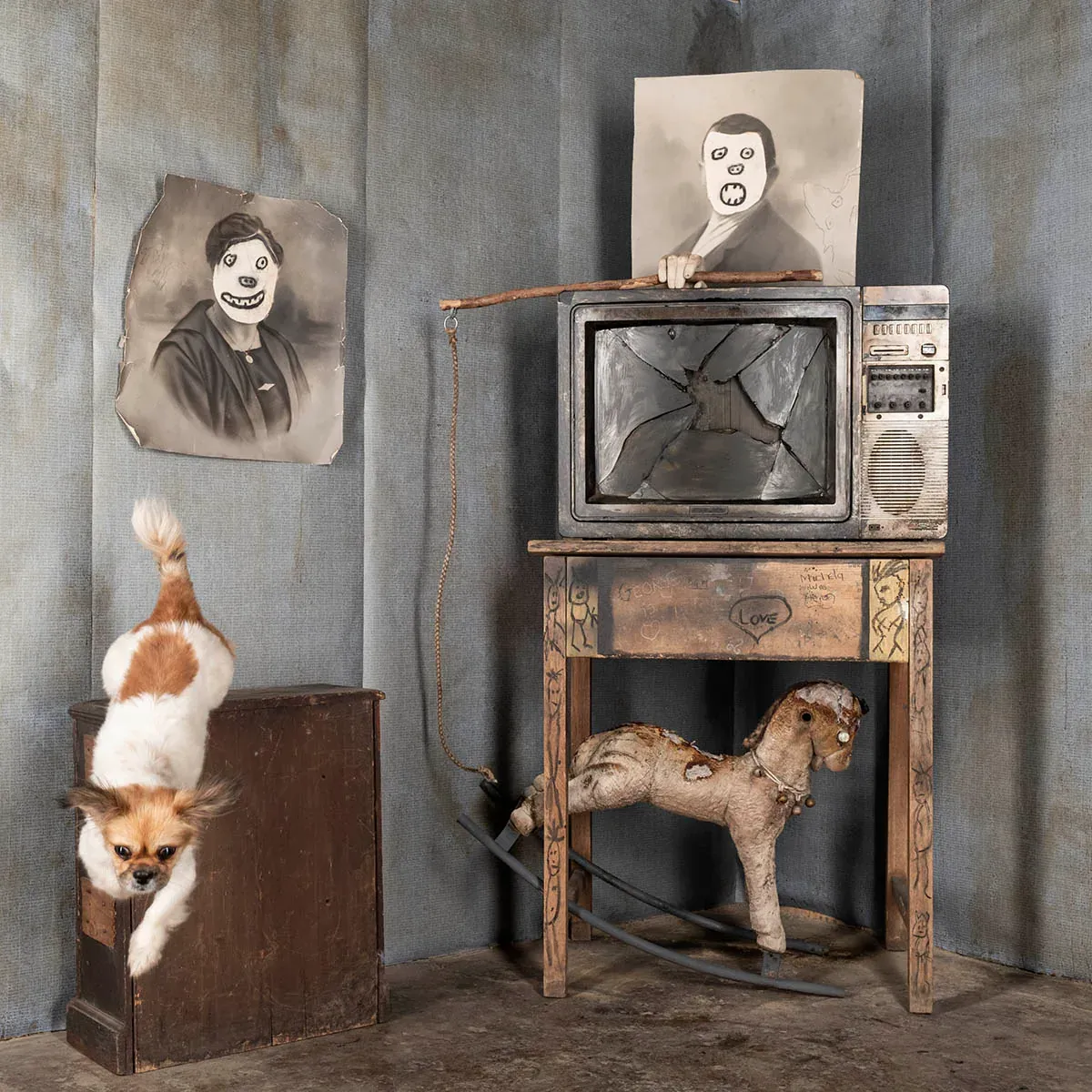 metal-roger-ballen-03