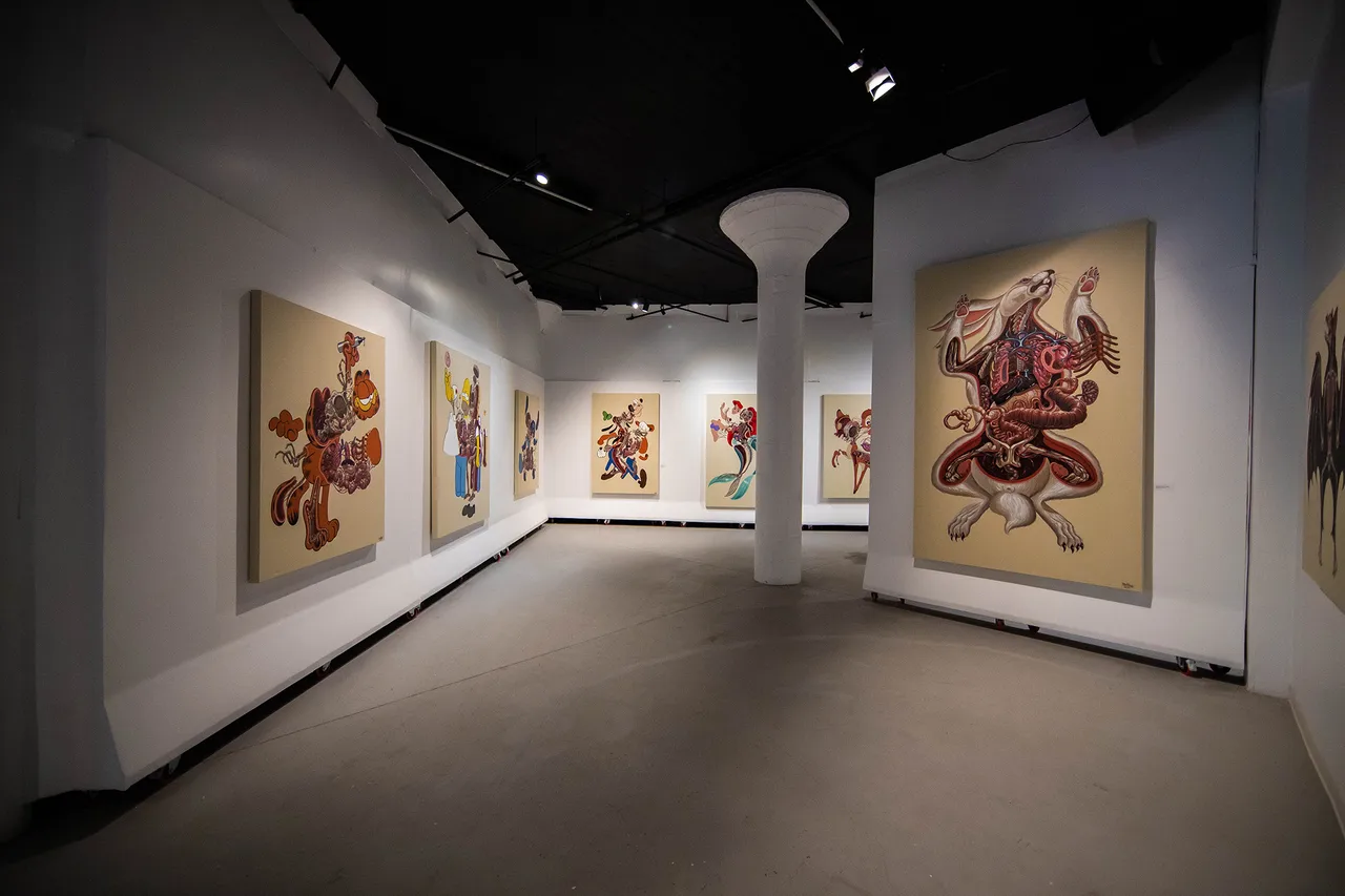 Mirus Gallery Install 11