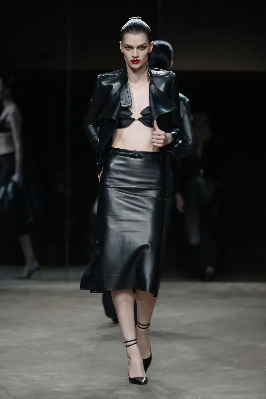 metal-tom-ford-ss27-07