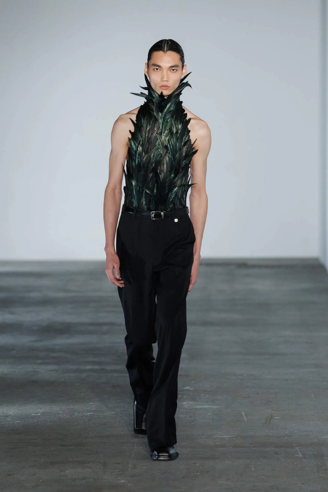Egonlab_fw26_runway_press_look01