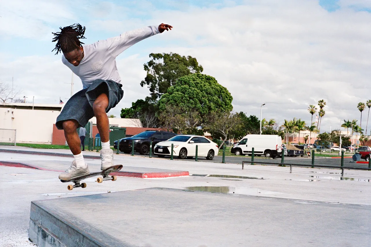 metal-ed-templeton-x-bershka-11.webp