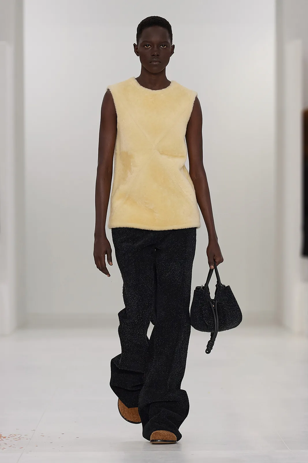 Loewe F W23 Ww Show Runway Look 43