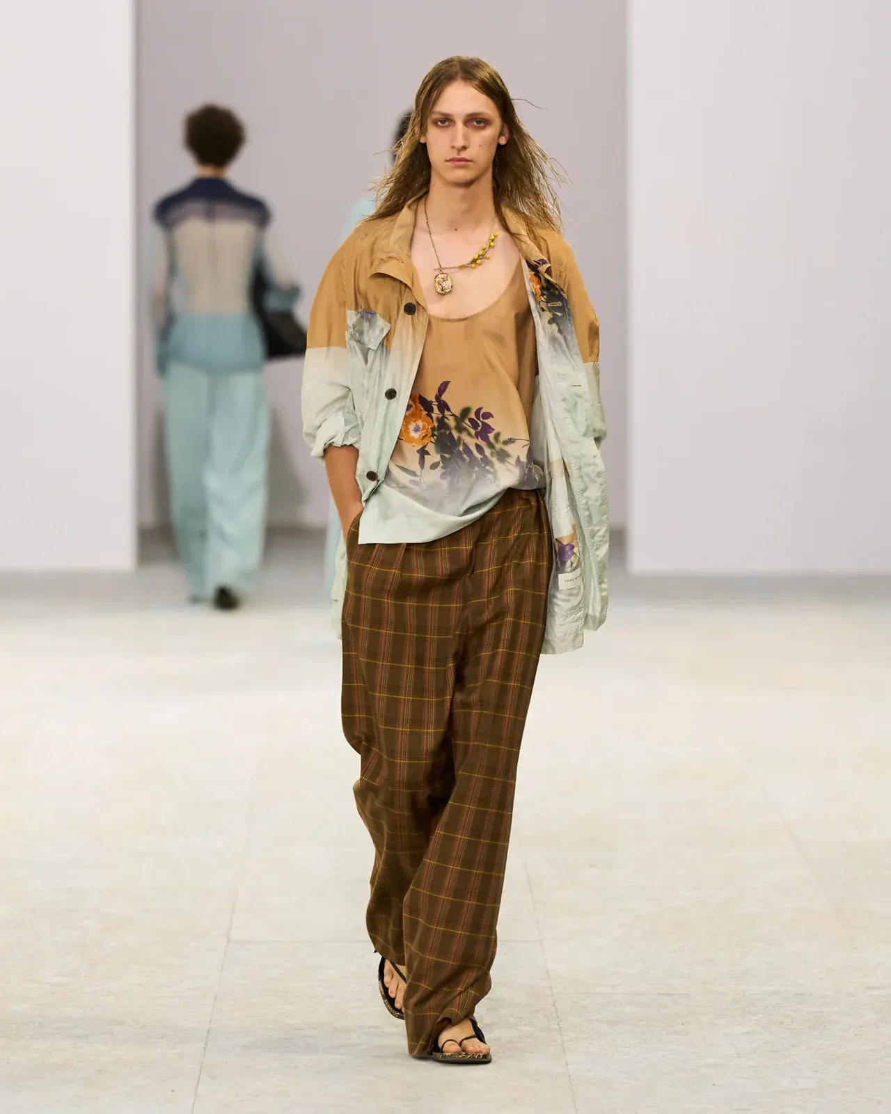metal-dries-van-noten-s-s-2027-menswear-17