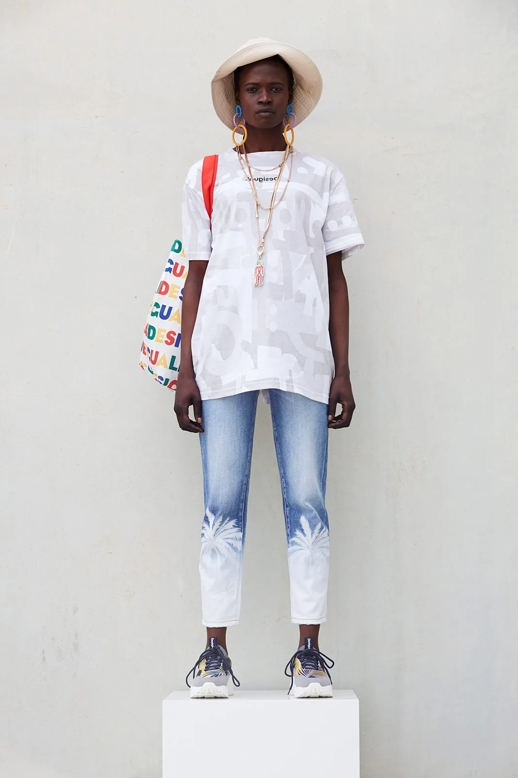 Desigual in Beta Metalmagazine 14
