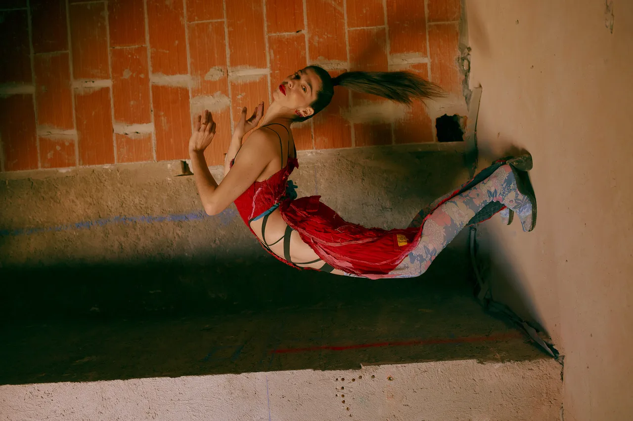 Julia De Castro Metalmagazine 4