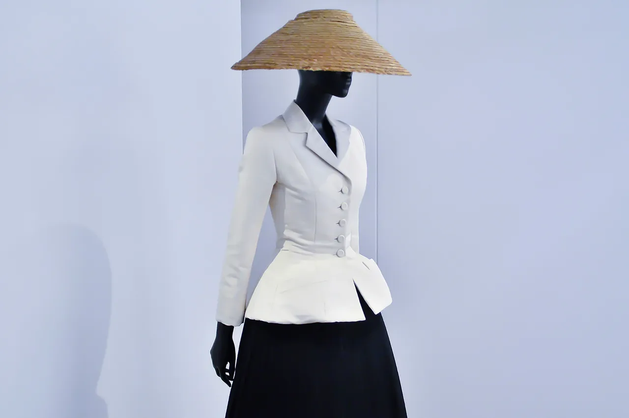 Metal Galerie Dior11.jpg