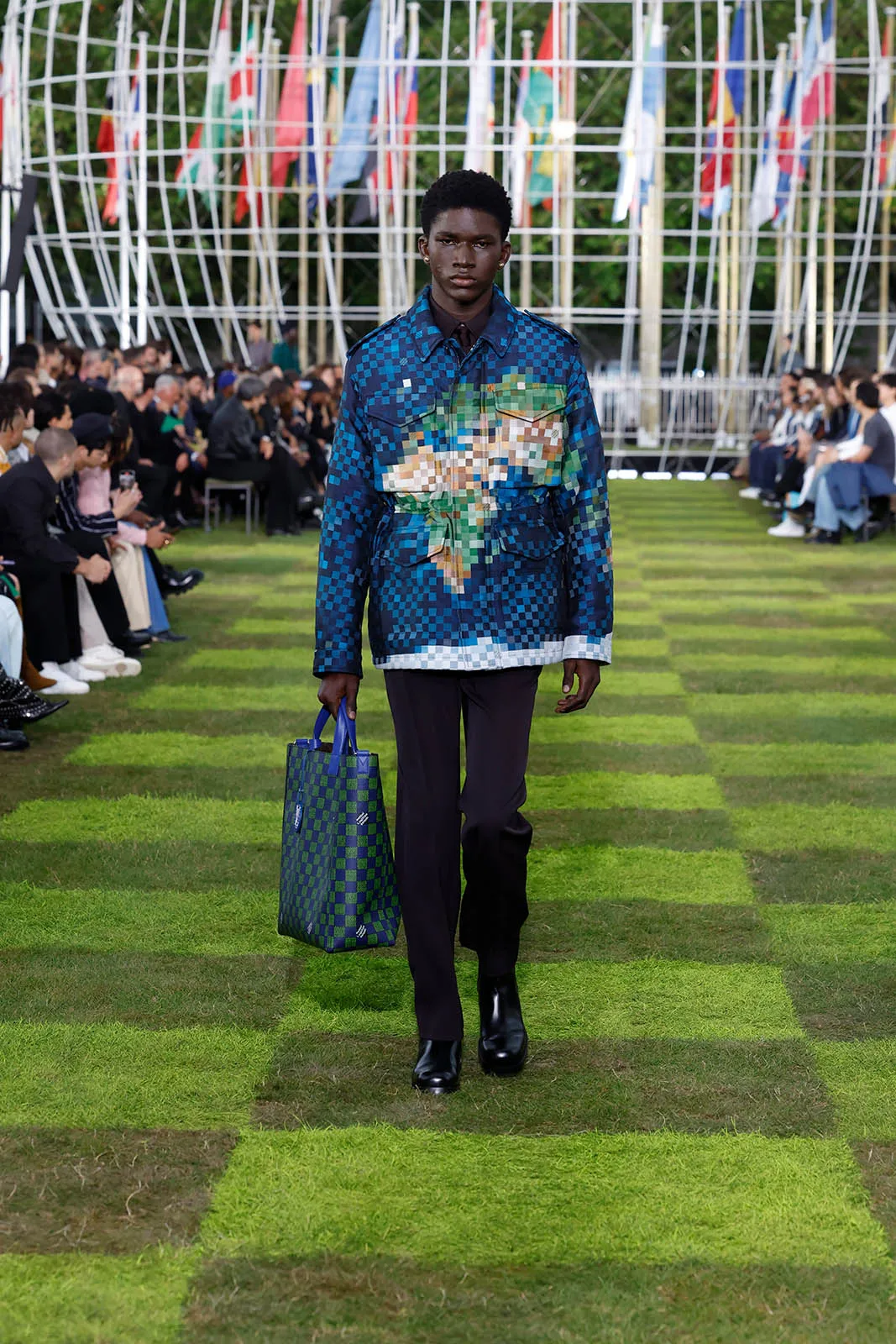 LOUIS-VUITTON-SPRING-SUMMER-2025_1.jpg
