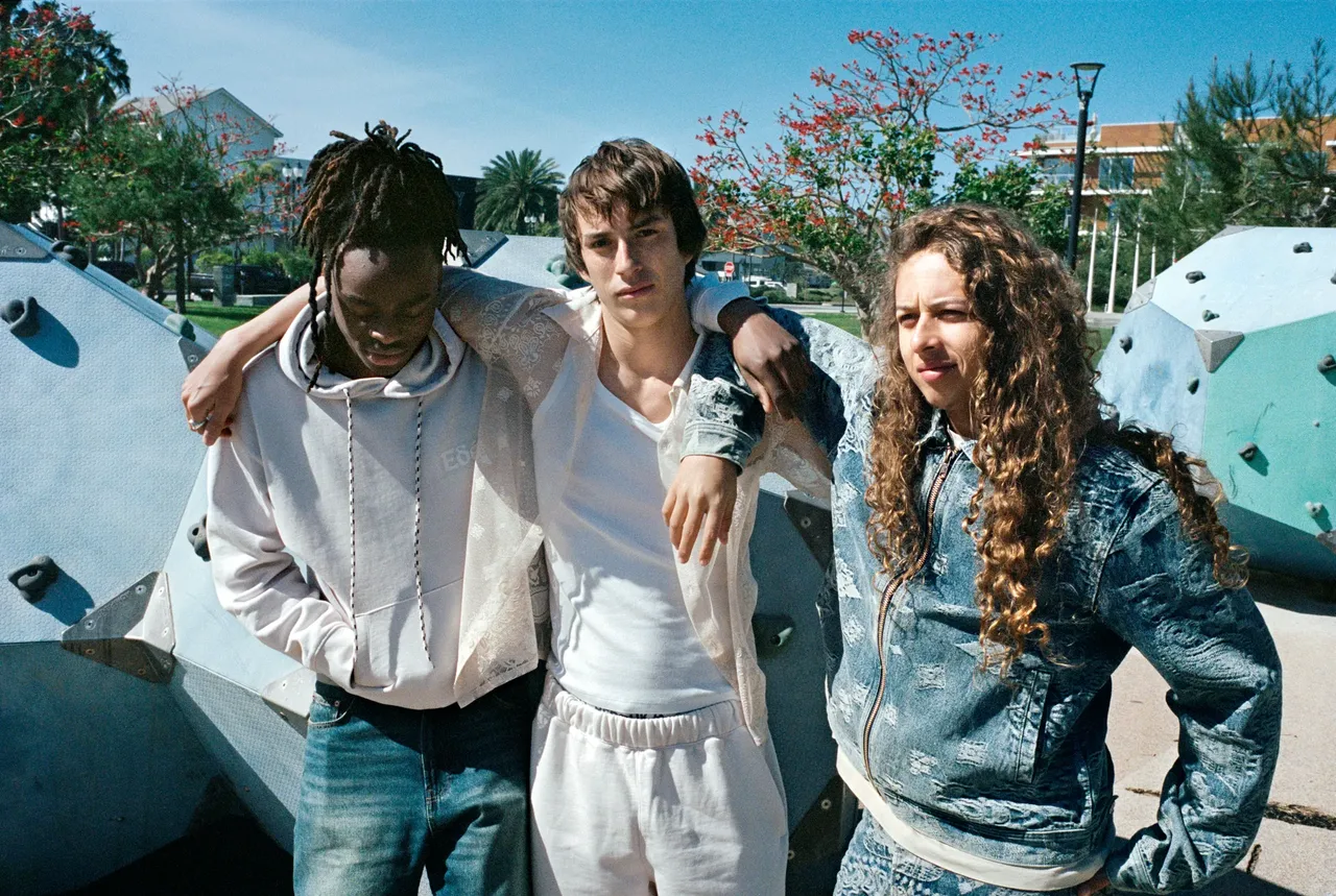 acero-aries-x-bershka-edit-09