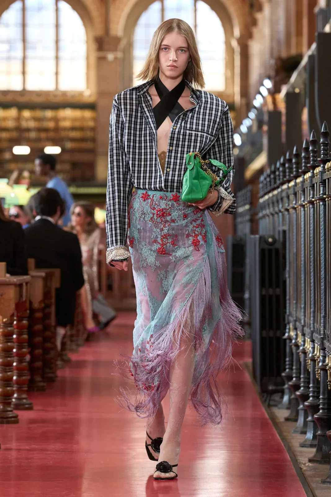 metal-valentino-ss27-40