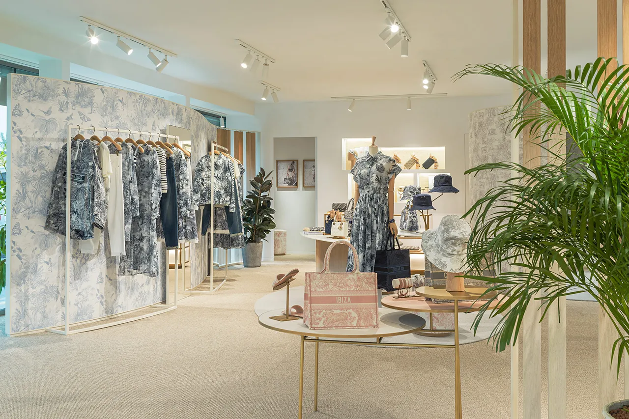Dior 2020 POP up Store Ibiza Boutique Images ©kristen Pelou 3