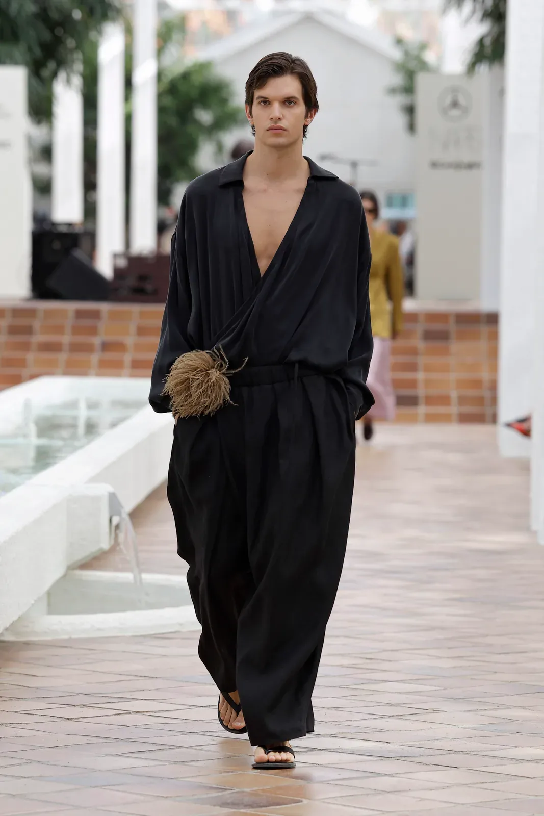 metal-adolfo-dominguez-ss27-29