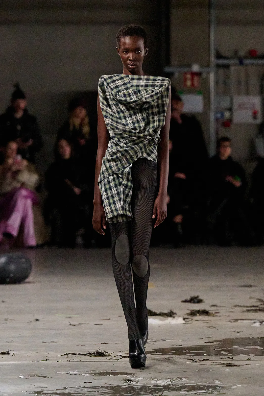 Sia-Arnika_AW25_Look023_br_James-Cochrane_for_BFW_PRESS