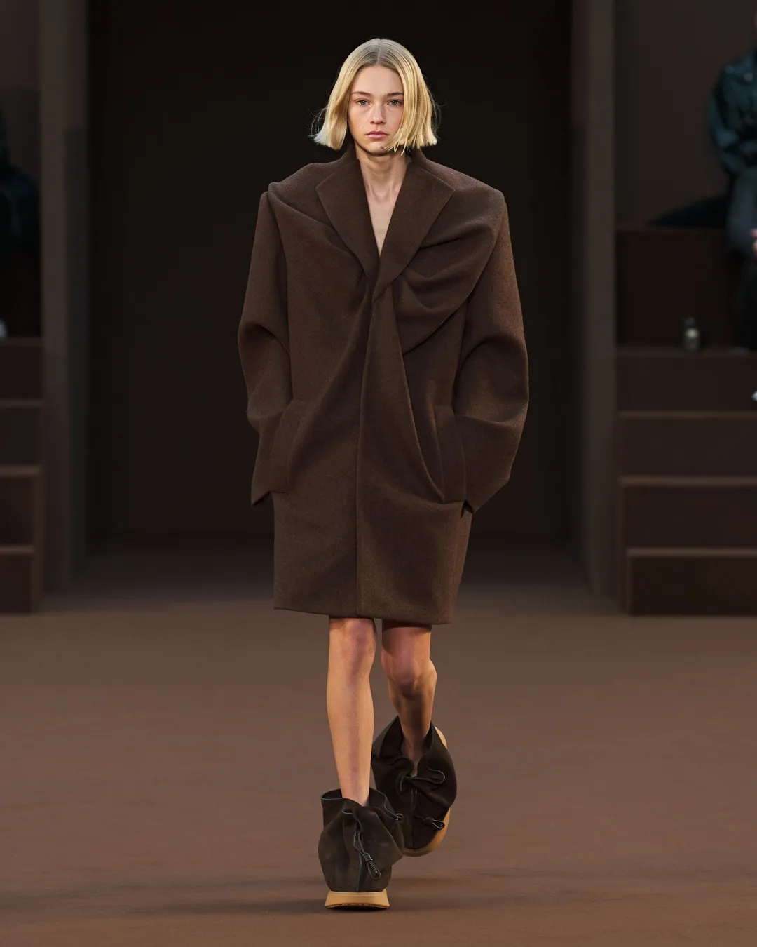 Loewe F W22 Metalmagazine 24