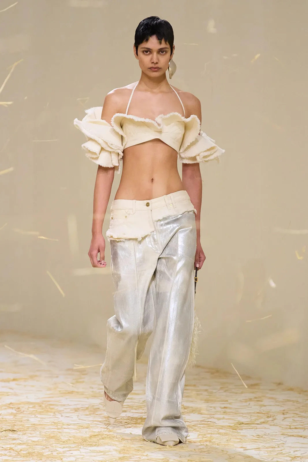 00006 Jacquemus Spring 2023 Ready to Wear Credit Gorunway