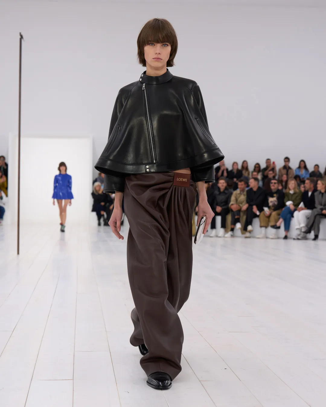 LOEWE_SS25_WW_SHOW_RUNWAY_LOOK_4_FRONT_RGB_CROPPED_4x5_04