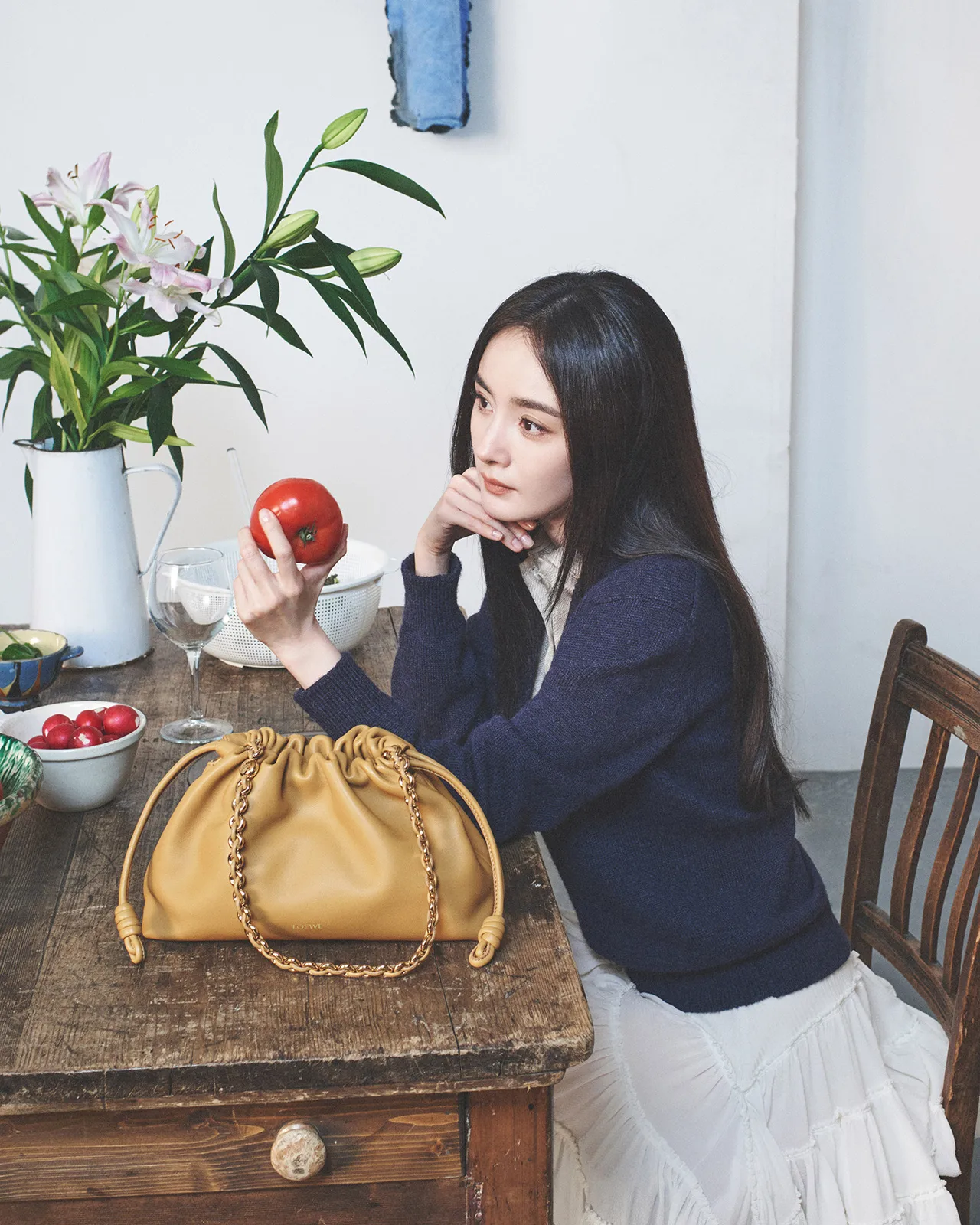 LOEWE_SS24_DAVID_SIMS_CAMPAIGN_YANG_MI_RGB_CROPPED_4x5_011_0020_v1b