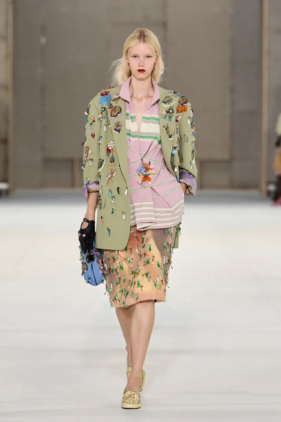 metal-dries-van-noten-ss27-39