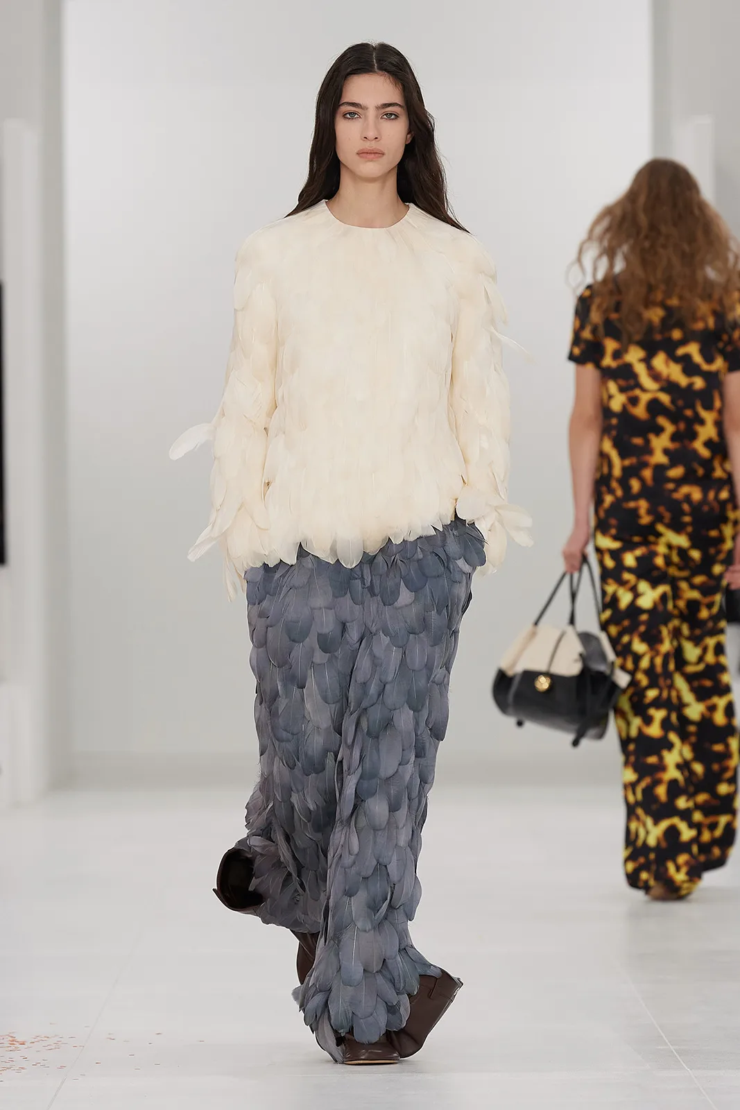 Loewe F W23 Ww Show Runway Look 13