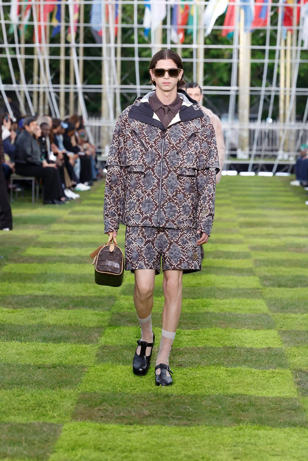 LOUIS-VUITTON-SPRING-SUMMER-2025_8