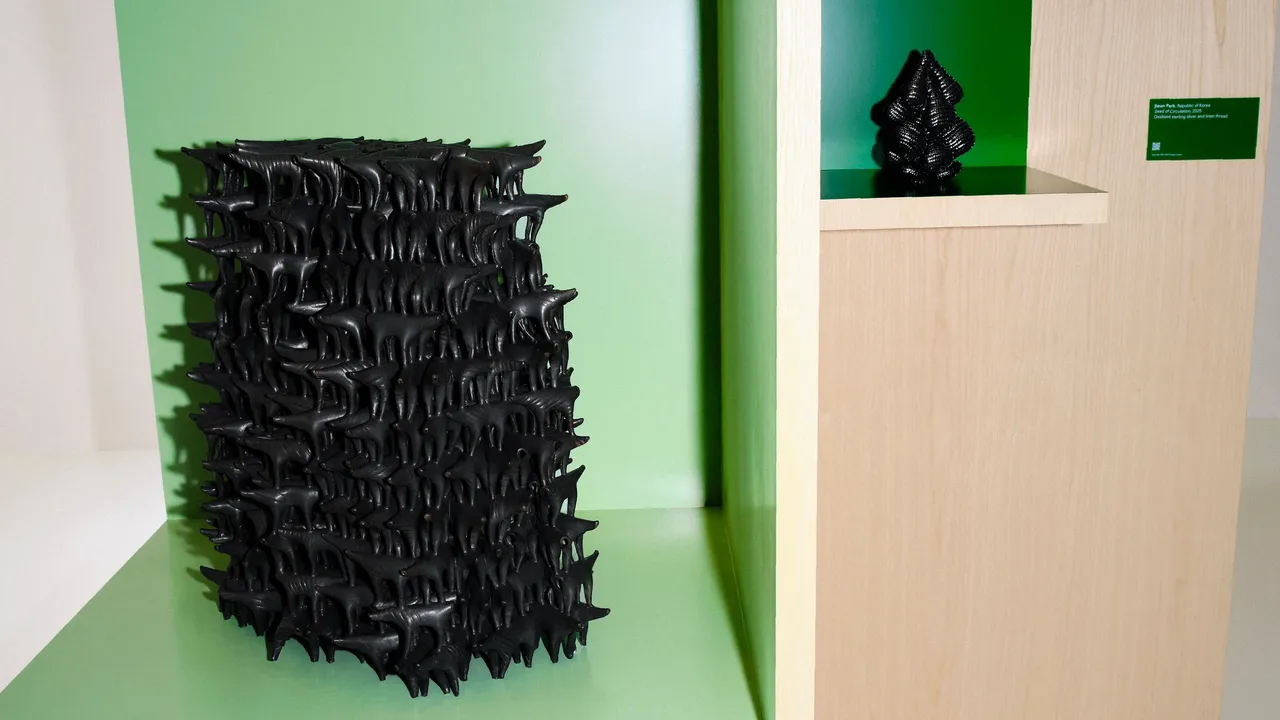 metal-loewe-craft-prize-exhibition-03