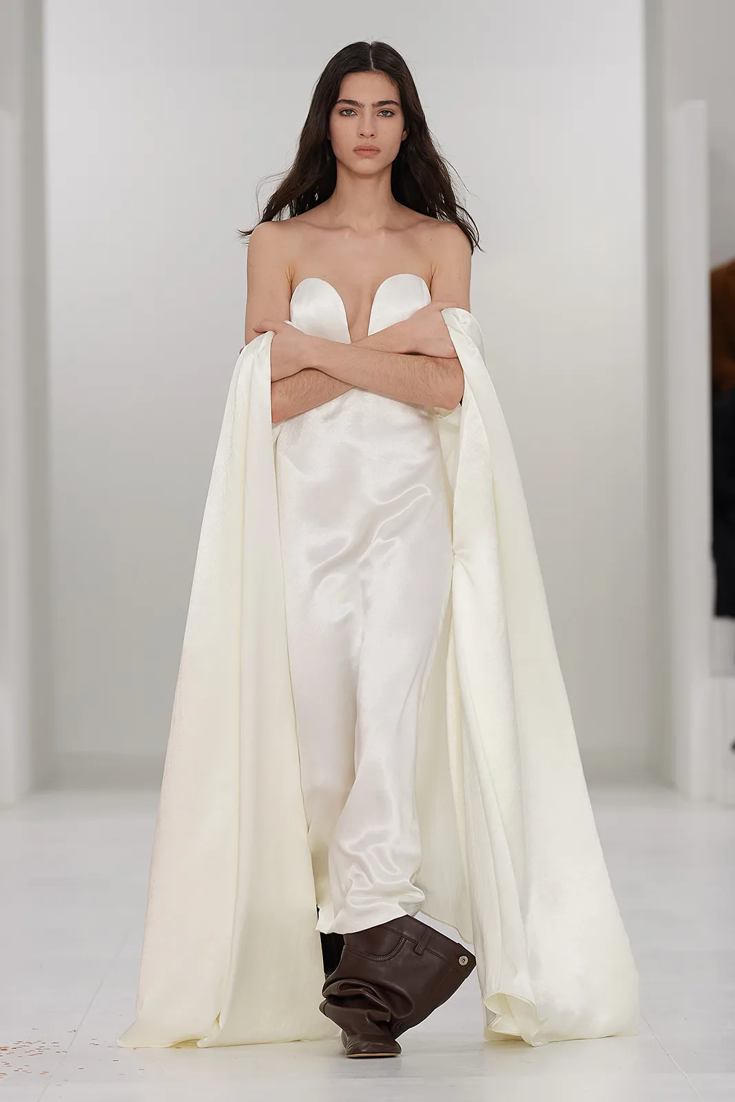 Loewe F W23 Ww Show Runway Look 46