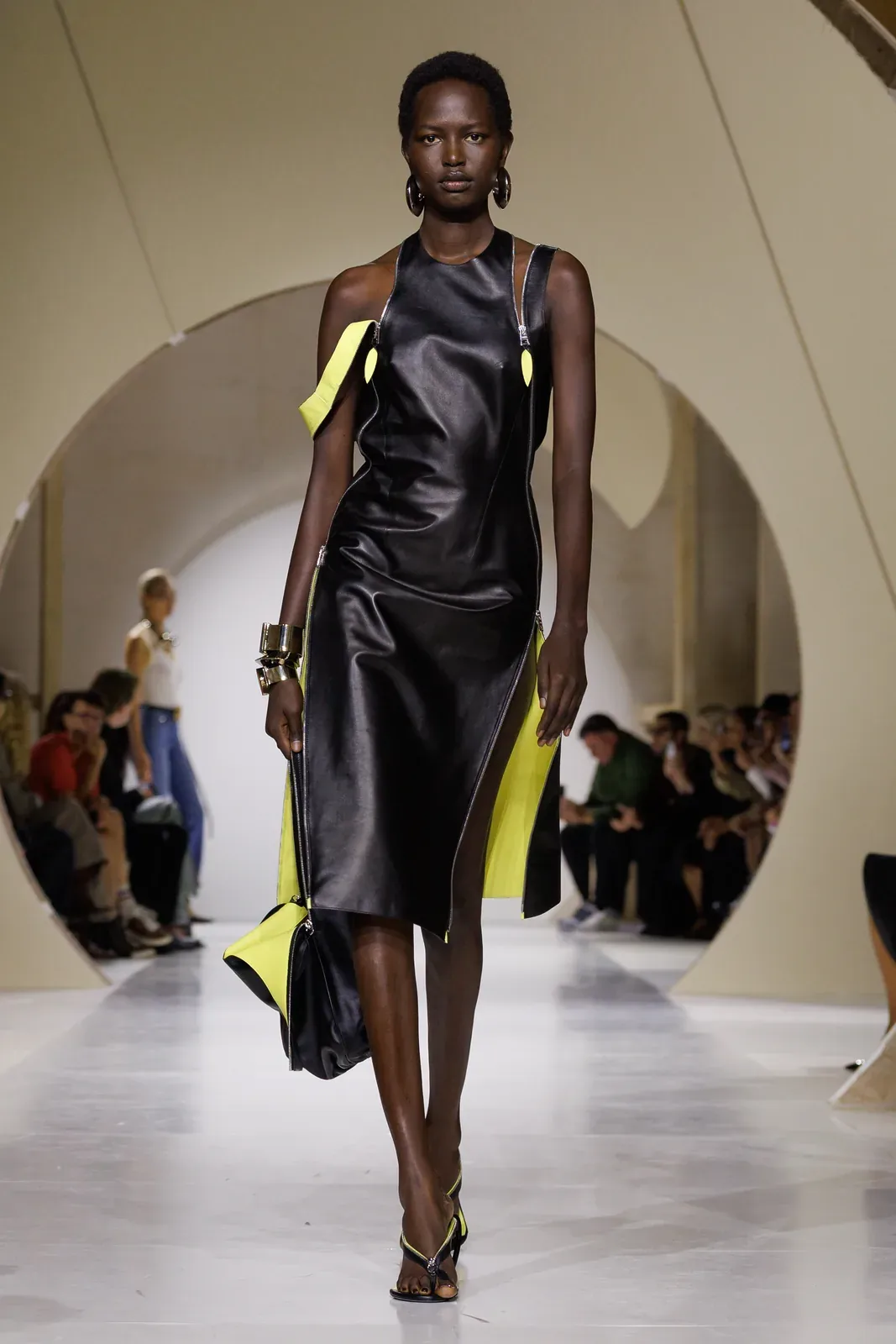metal-givenchy-ss27-02