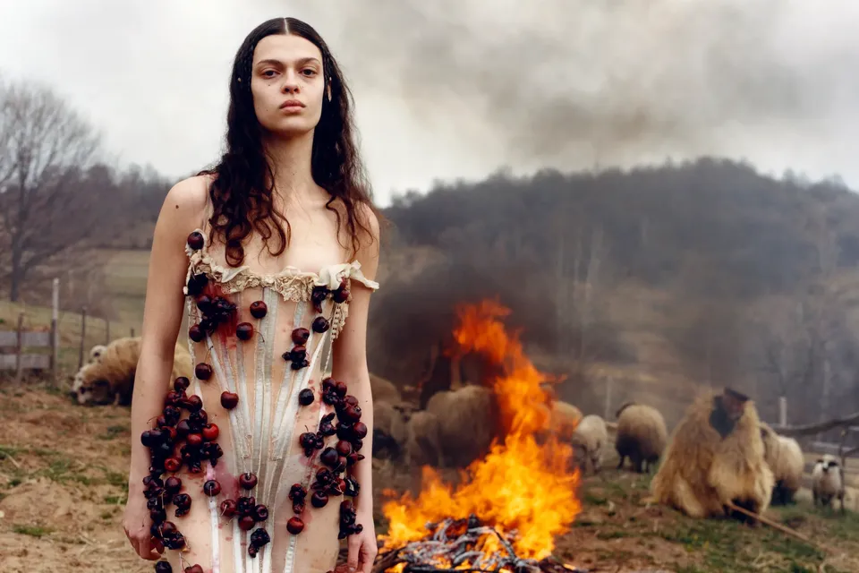 Dilara Findikoglu x Harley Weir – Witch