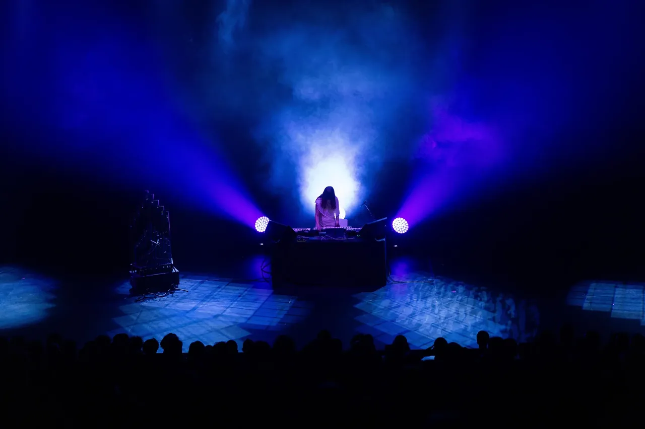 metal-lev-matadero-05